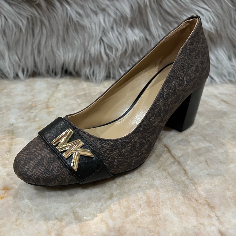 Michael Michael Kors MK Logo Women’s Pump Heels. New